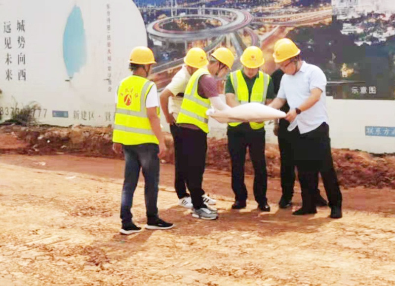 南昌市政建設(shè)集團市政公用城周邊市政道路項目開展質(zhì)量安全進(jìn)度考核8001.jpg