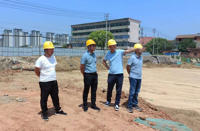 黎德義到廣州路東延工程、昌東三路道路建設(shè)工程開展安全質(zhì)量檢查