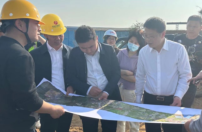 市政公用集團劉順保到朱橋東路項目、昌東三路項目、秦坊安置房項目調(diào)研