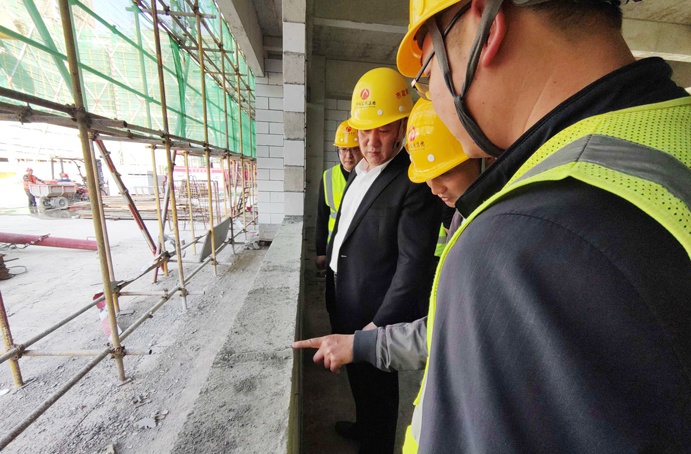 徐旭前往市政公用城三期項(xiàng)目、市政綠色建材科技產(chǎn)業(yè)園項(xiàng)目調(diào)研