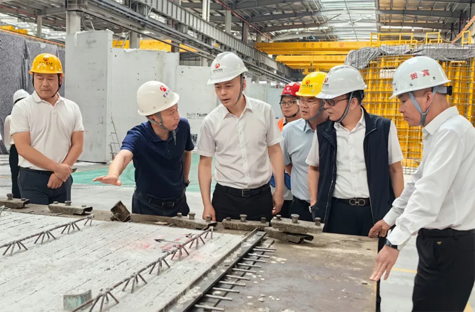 葛威敏到綠色產(chǎn)業(yè)園、新建區(qū)人民醫(yī)院二部項目調(diào)研